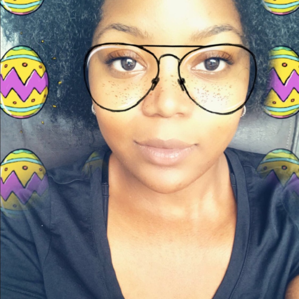 Meet your Posher, Danielle